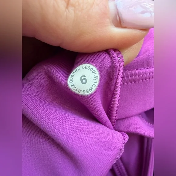 lululemon athletica Magenta V-Neck Cropped Tank Align Size 6 - Picture 8 of 8